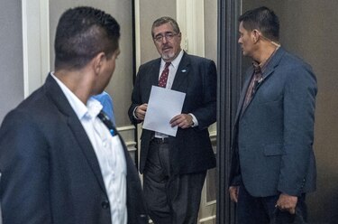 El Congreso de Guatemala desconoce al partido del presidente electo Bernardo Arévalo de León