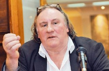 Otra vez aplazan juicio de Depardieu
