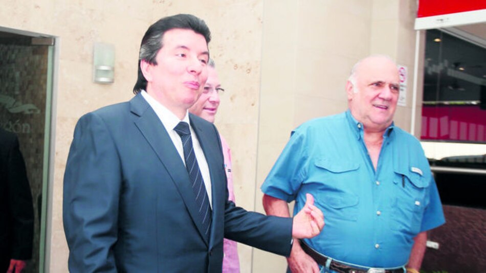 Cuentas, autos y apartamentos