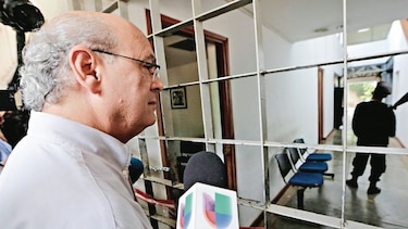 Policía de Nicaragua ocupa sedes de medio de prensa opositor y de oenegés
