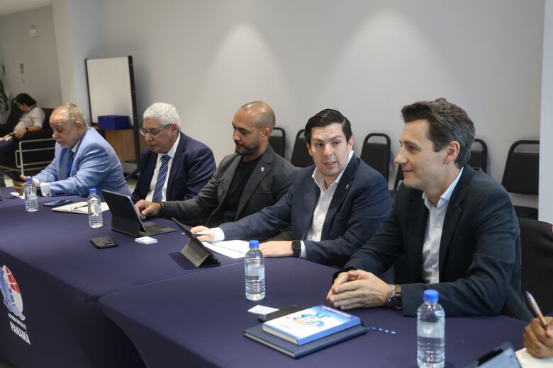 Panamá diseña plan para la descarbonización marítima con apoyo de la Unión Europea 