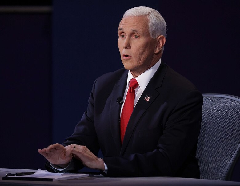 Mike Pence y Kamala Harris se enfrentan en un debate, con el contagio de Trump presente