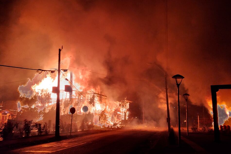 Tribunal chileno detiene a policía que dio muerte a artista callejero