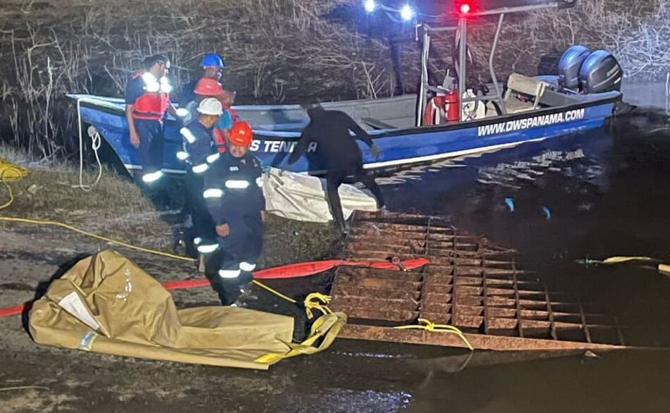 Buzos del Idaan retiran rejillas de 1975 en la toma de agua cruda de la potabilizadora de Chilibre