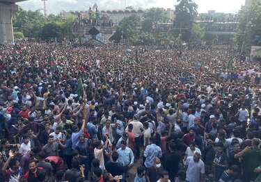 Los acontecimientos que llevaron al colapso del Gobierno de Sheikh Hasina en Bangladés