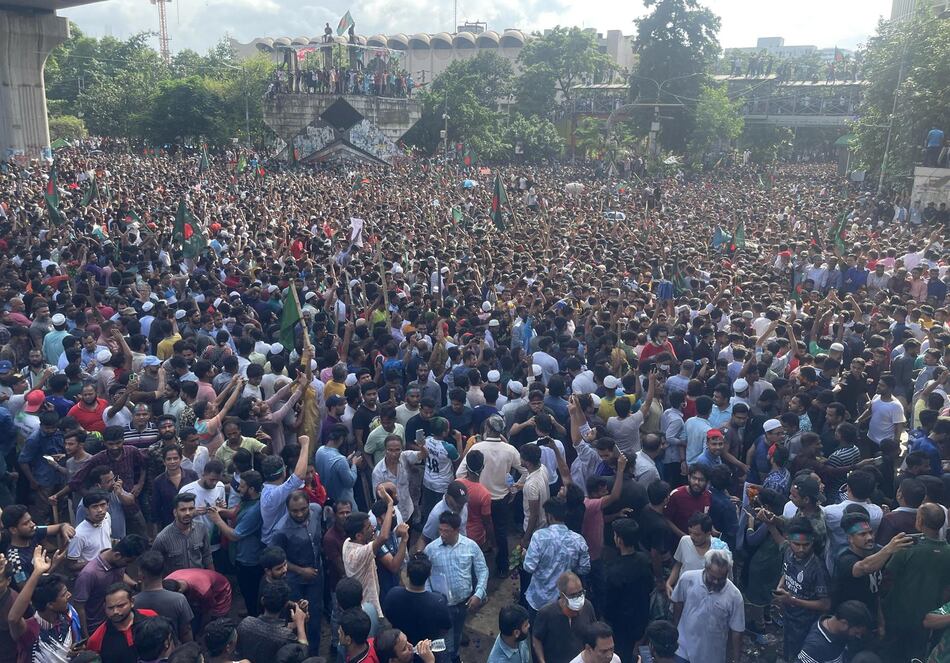 Los acontecimientos que llevaron al colapso del Gobierno de Sheikh Hasina en Bangladés