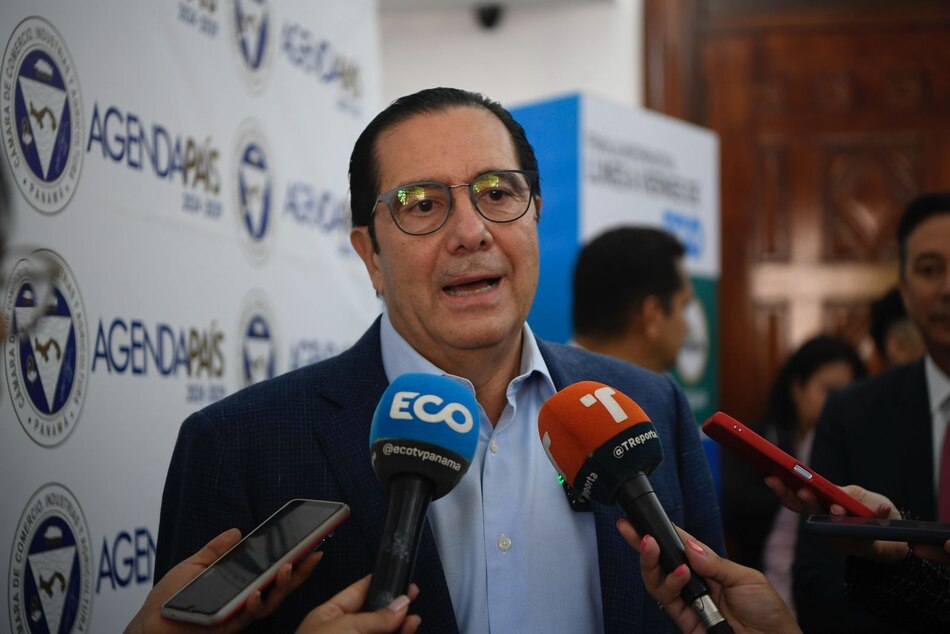 Martín Torrijos renunció al PRD; con él se fue Rosario Turner