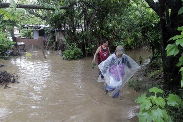 Las lluvias superan los récords del huracán 'Mitch' en El Salvador