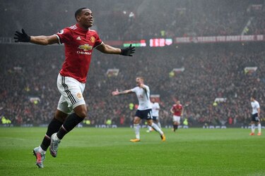 El City no baja el ritmo; United vence al Tottenham