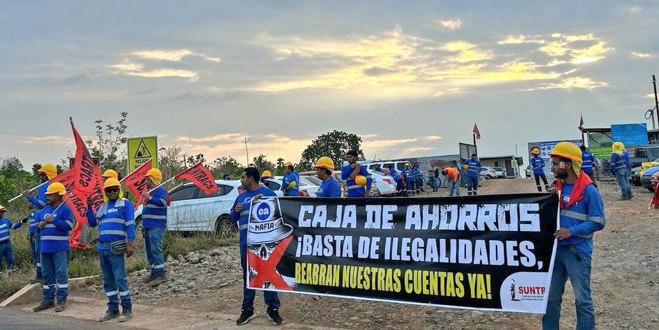 Miembros del Suntracs cerraron algunas vías este miércoles
