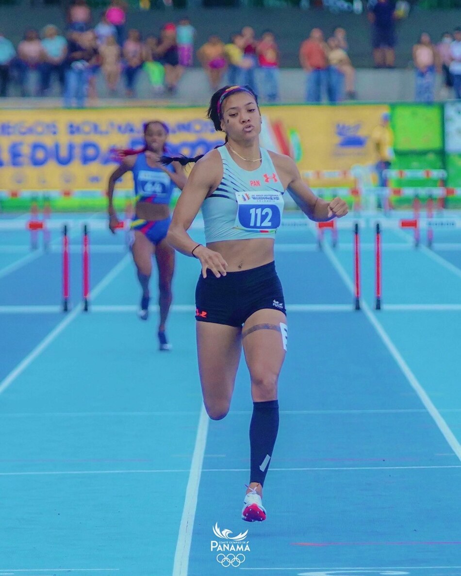 Gianna Woodruff clasifica para la semifinal de los 400 metros vallas en el Mundial de Atletismo