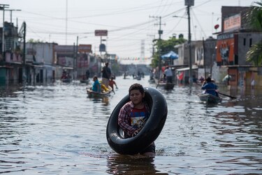 Lluvias de Eta y desfogue de presas inundan localidad del sur de México