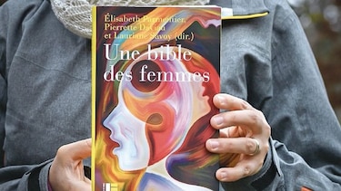 ‘Una biblia de las mujeres’ en medio de ‘MeToo’
