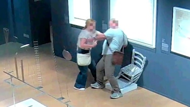 Una pareja rompe la ‘silla de Van Gogh’ al intentar tomarse una foto en un museo italiano