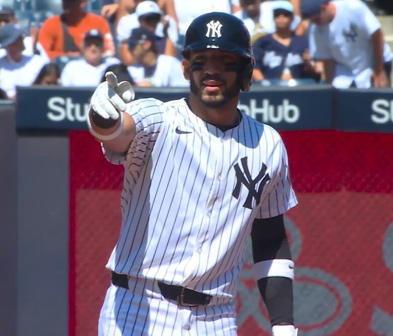 Mariano Rivera pega sencillo y Chema Caballero doble este sábado en el Yankee Stadium