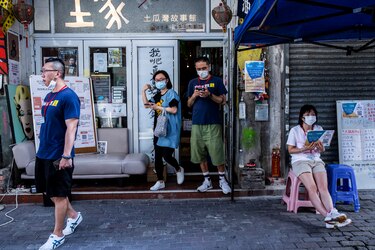 Hong Kong reimpone medidas de distanciamiento social por Covid-19