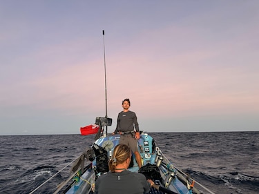 Los tres hermanos que lograron la hazaña de remar 15,000 km desde Perú a Australia