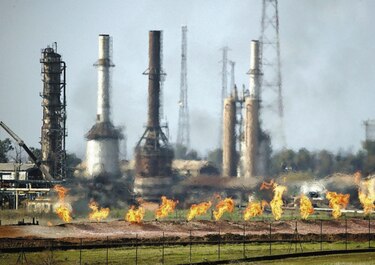OPEP+ se acerca a compromiso para grandes recortes