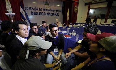 Cuatro heridos en plena tregua entre gobierno y opositores en Nicaragua