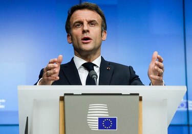 Emmanuel Macron en apuros