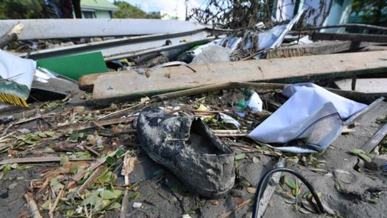 El balance de muertos en el sismo y el tsunami en Indonesia sube a 832 personas