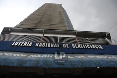 Dice la Lotería Nacional que entregó el cheque a la ganadora del Gordito del Zodíaco