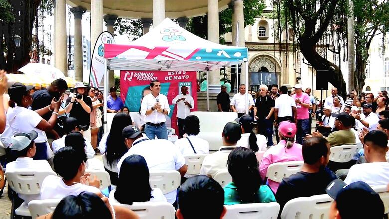 Roux rechaza el uso de escoltas, Lombana reducirá la Asamblea y Torrijos promete un hospital