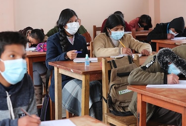 Estudiantes volverán a clases en tres modalidades en Bolivia por la covid-19