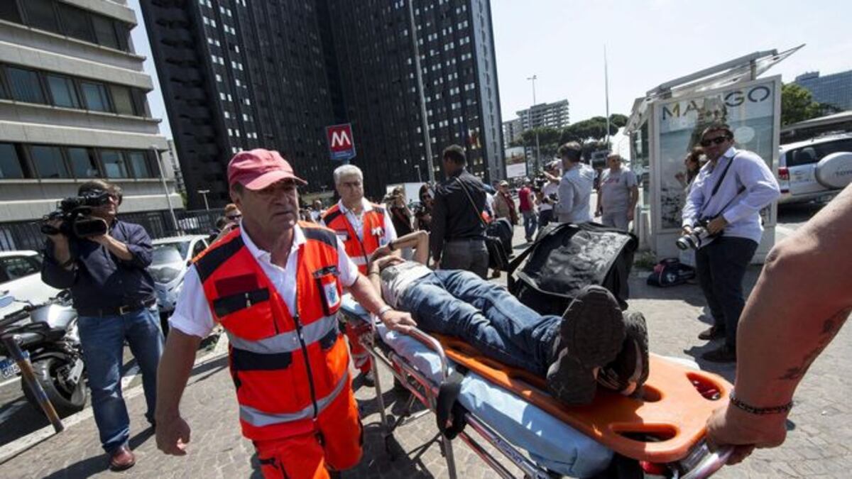 Colisionan dos trenes en el metro de Roma
