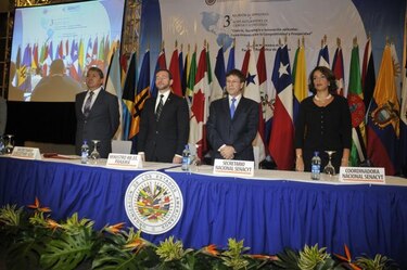Ministros de ciencias y tecnologías buscan mejorar competitividad