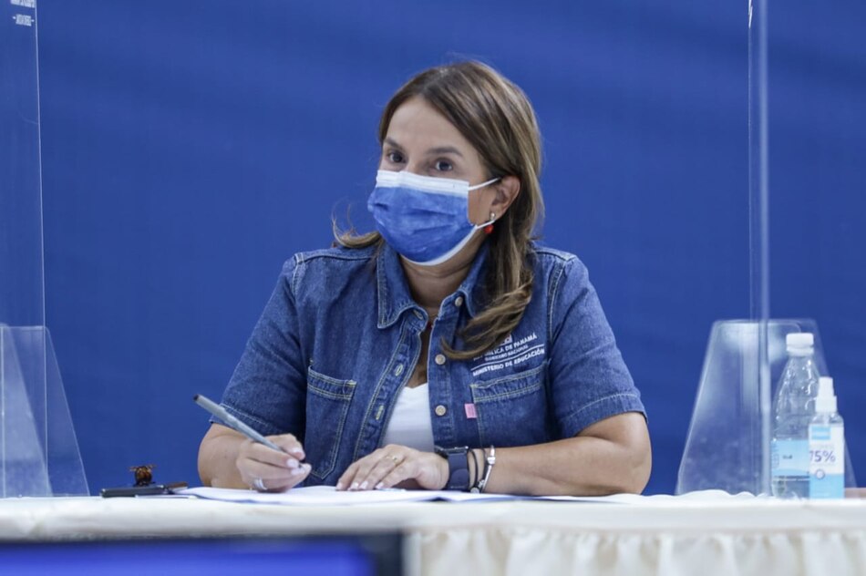 Otro miembro del Ejecutivo con Covid-19; ahora es la ministra de Educación Maruja Gorday