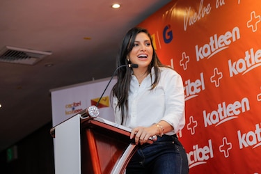 Katleen Levy anuncia su respaldo al candidato del PRD, José Gabriel Carrizo, y se postulará como diputada suplente