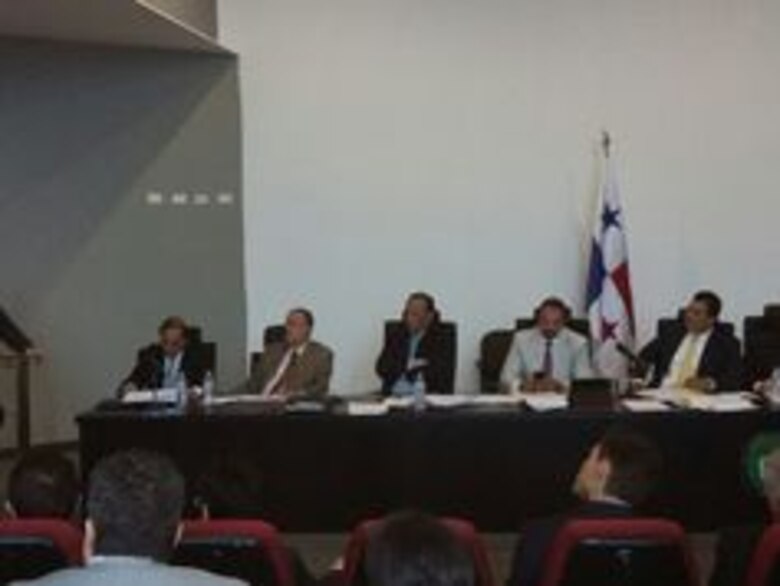 Comisión se declara en sesión permanente por proyecto de reformas electorales