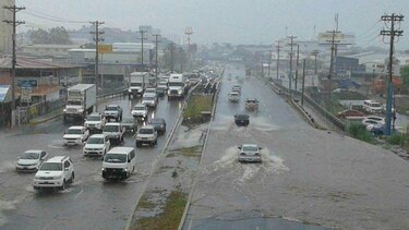 Sinaproc: inundaciones y colapso de muros en varios sectores de la ciudad capital