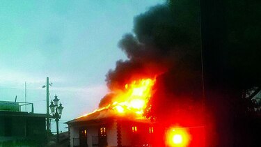 Otro fuego consume almacén en Aguadulce