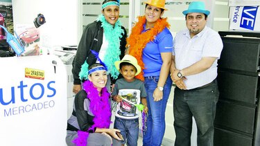 Ahijados de Fanlyc visitan sucursales de Petroautos