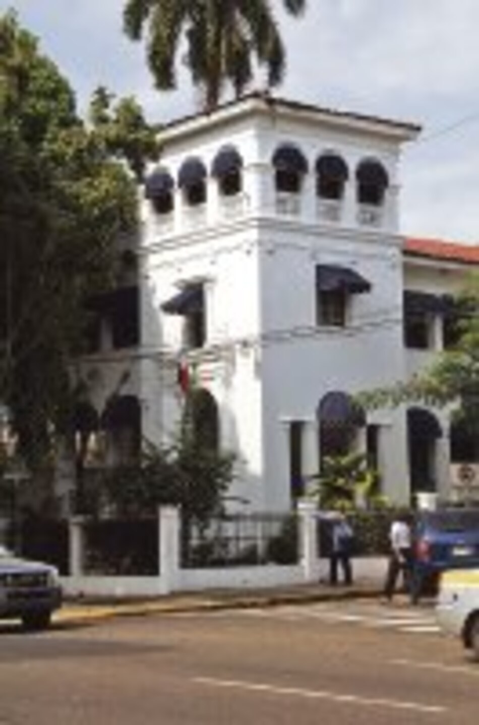 Piden investigar a tres fiscales