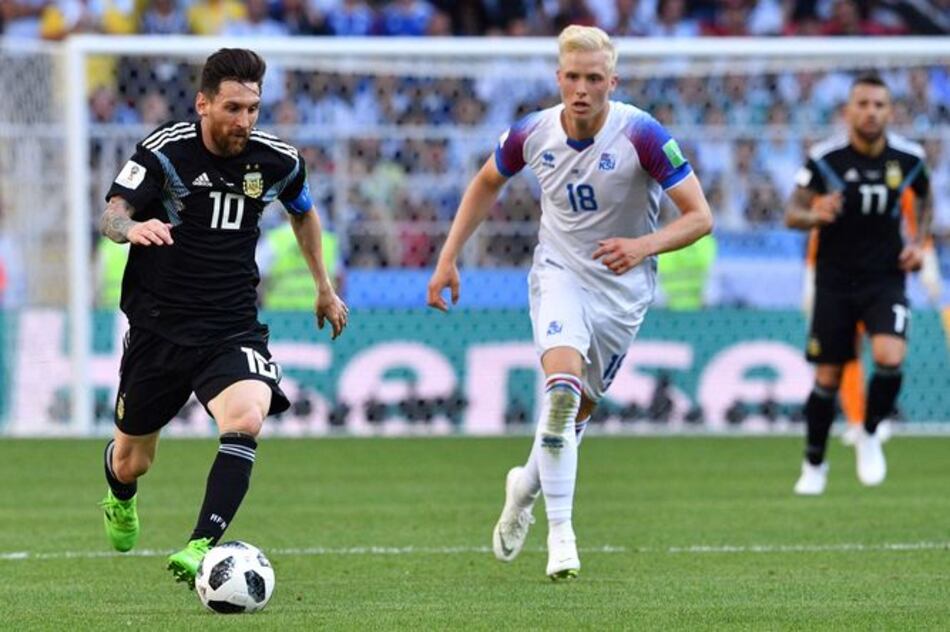 Argentina empata 1-1 ante Islandia y Messi falla un penalti