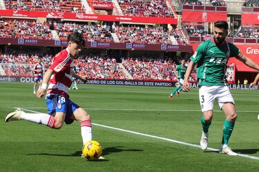 El Granada se reencuentra con la victoria ante un pobre Alavés