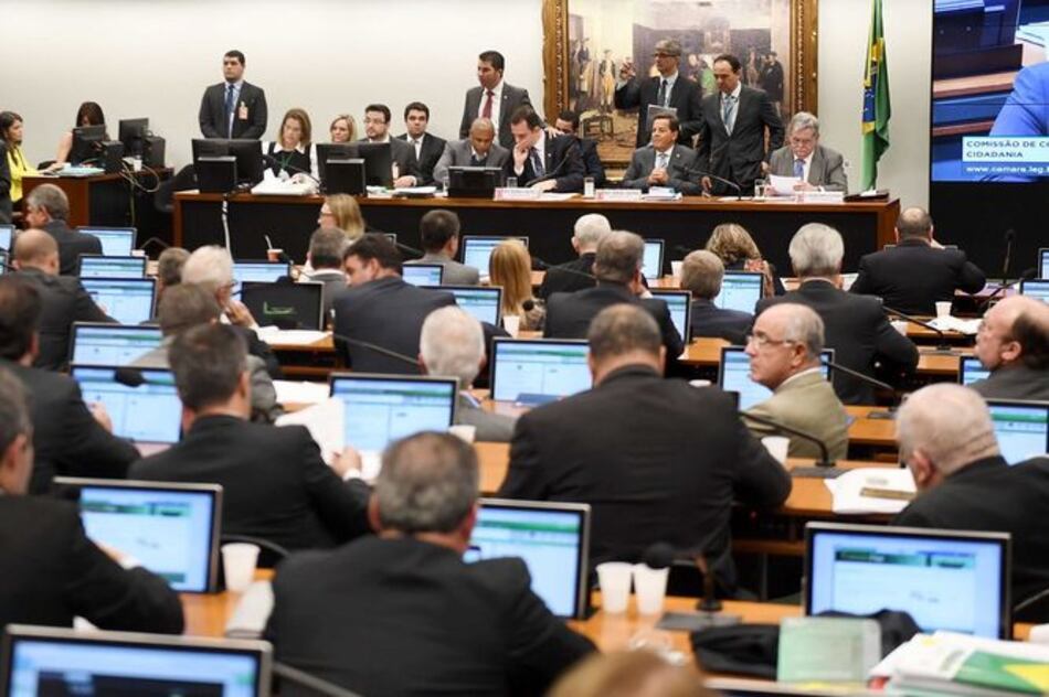 Informe parlamentario recomienda aceptar denuncia por corrupción contra Temer