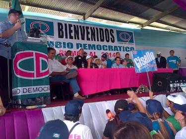 Precandidatos presidenciales de CD llevan sus propuestas a Colón