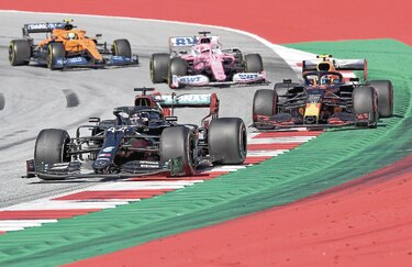 Bottas gana una carrera simbólica