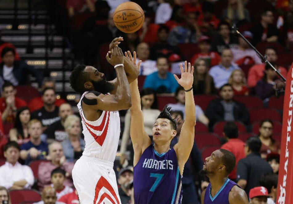 James Harden sobresale con 36 puntos en victoria de los Rockets