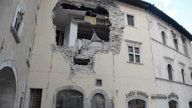 Cientos de personas desalojadas en Italia tras el terremoto en el centro del país