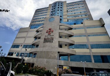 Alberto Fujimori permanece estable al cumplir 10 días en clínica en Perú