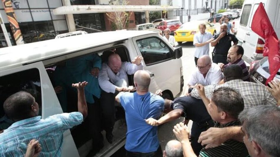 Video: Choque de disidentes cubanos y castristas en el Parque Porras