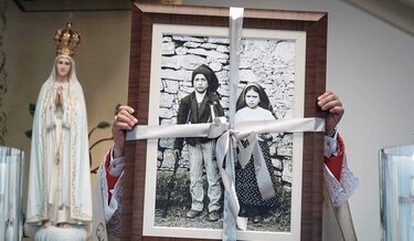 Papa Francisco convierte en santos a dos pastorcitos de Fátima