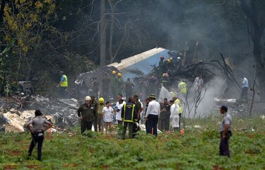 Cuba: avión cae con 110 personas y solo dos mujeres sobreviven
