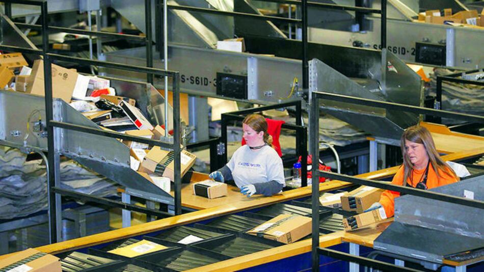 UPS gana $3,032 millones en 2014