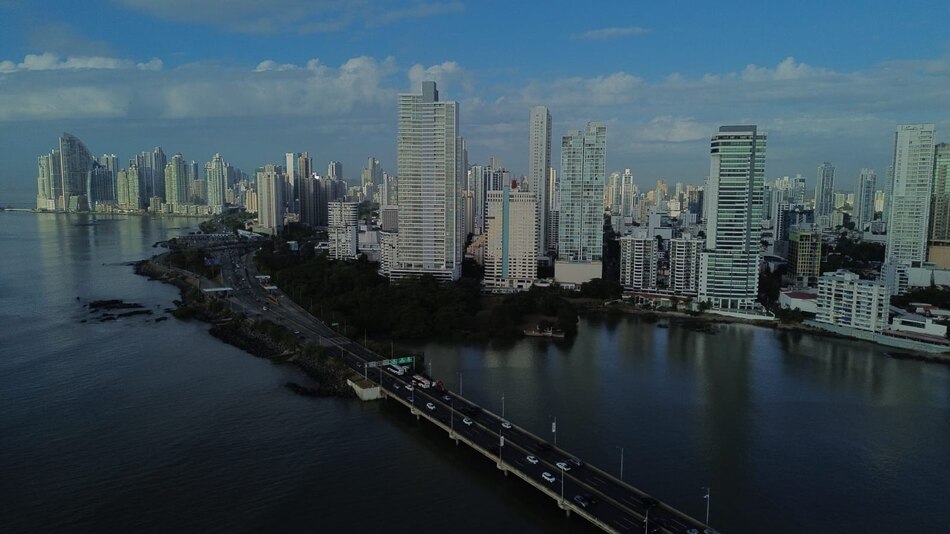 Barclays estima que la economía de Panamá crecerá este año 4.2% y seguirán las tensiones por el Canal